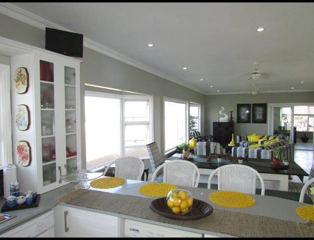 3 BEDROOM TOWNHOUSE FOR SALE IN SHELLY BEACH